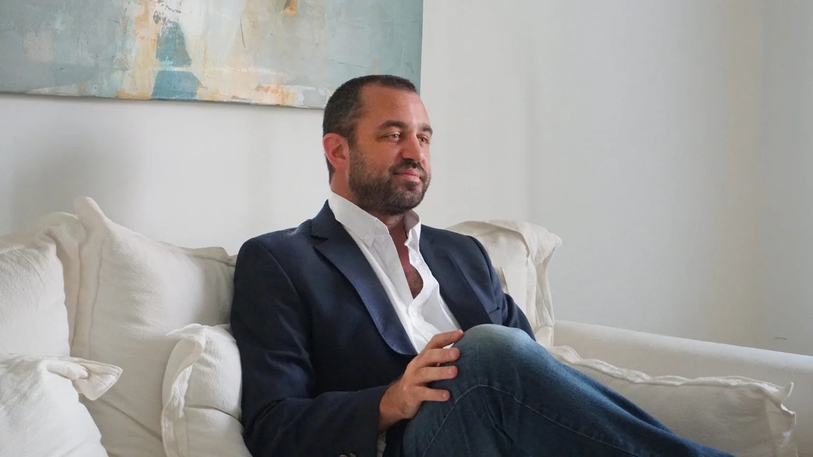 Francisco del Campo durante una conversación de trabajo